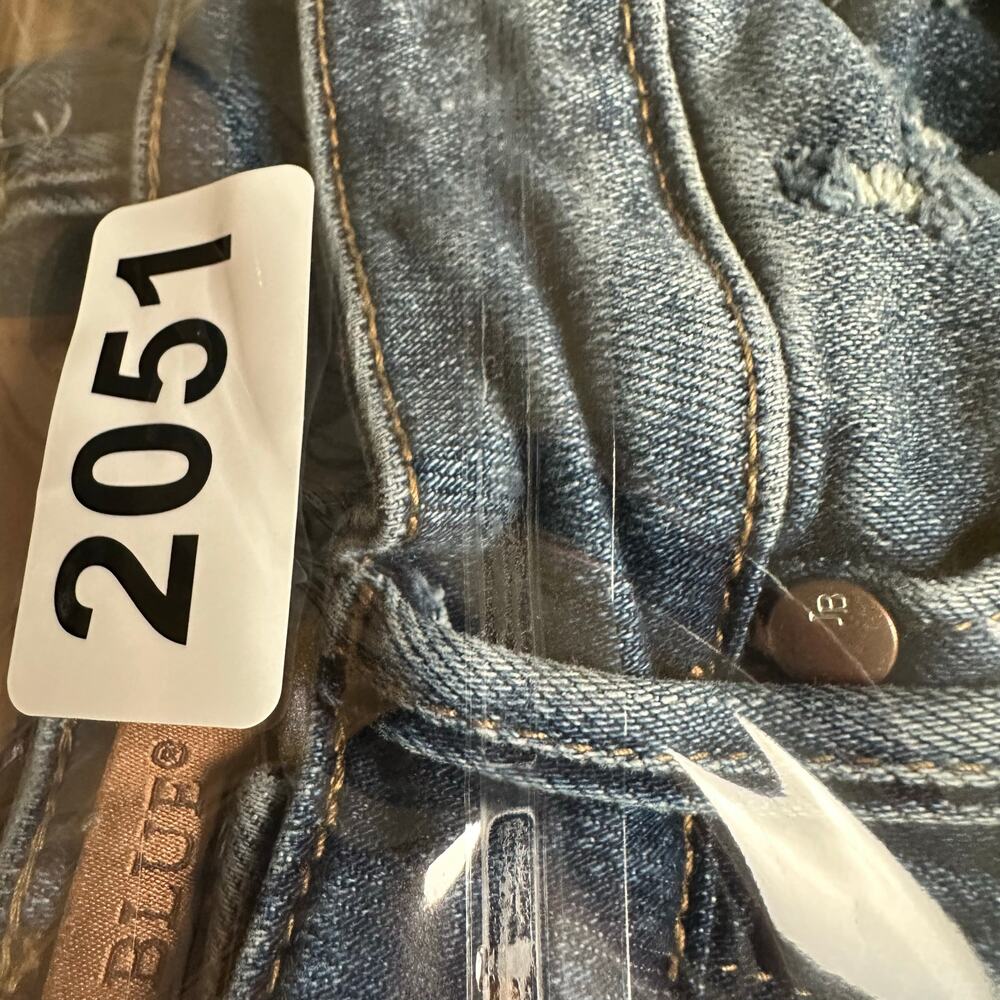 Judy Blue Jeans Womens 3/26 Blue Slim Fit Medium Wash Distressed Raw Hem Whisker - Picture 14 of 14
